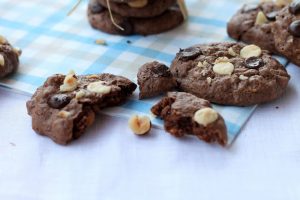 cookies-doppio-cioccolato-nocciole